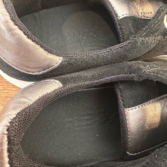 The FLEXX suede sneakers - Picture 5 of 5